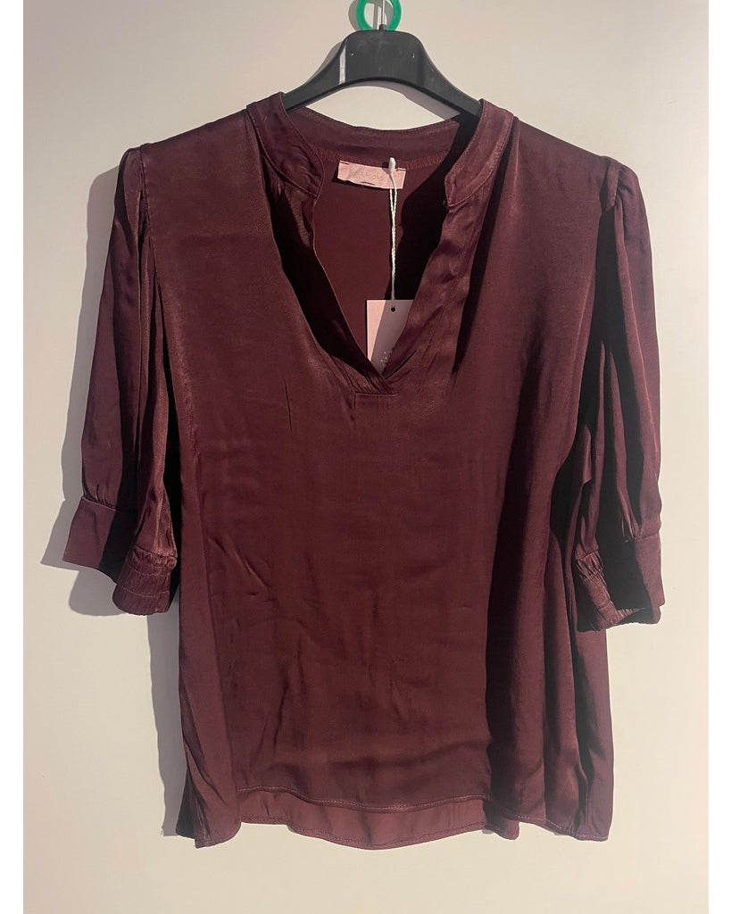 M JEANS MIA SATIN V-NECK BLOUSE/SHIRT 400 BORDEAUX