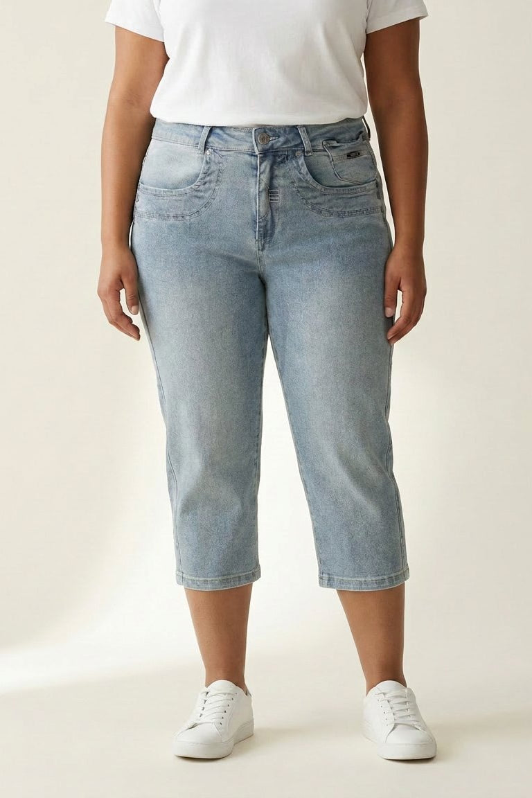 DNYcph Plus Size Fashion Denim Capri PANTS 3/4 9196 LIGHT BLUE USED
