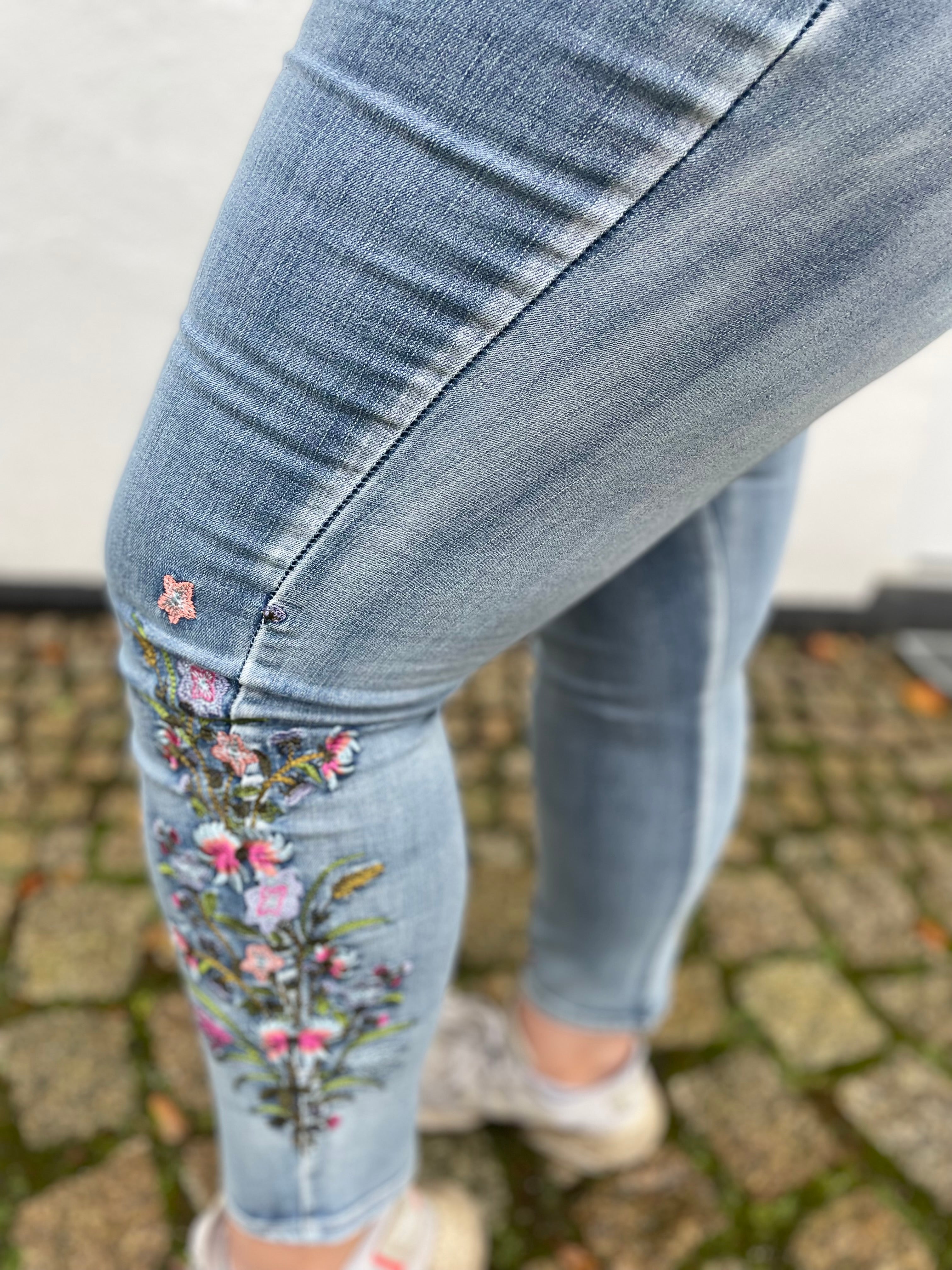 DNYcph TEA EMB JEANS DENIM/TWILL 919699 BENNETON LIGHT BLUE