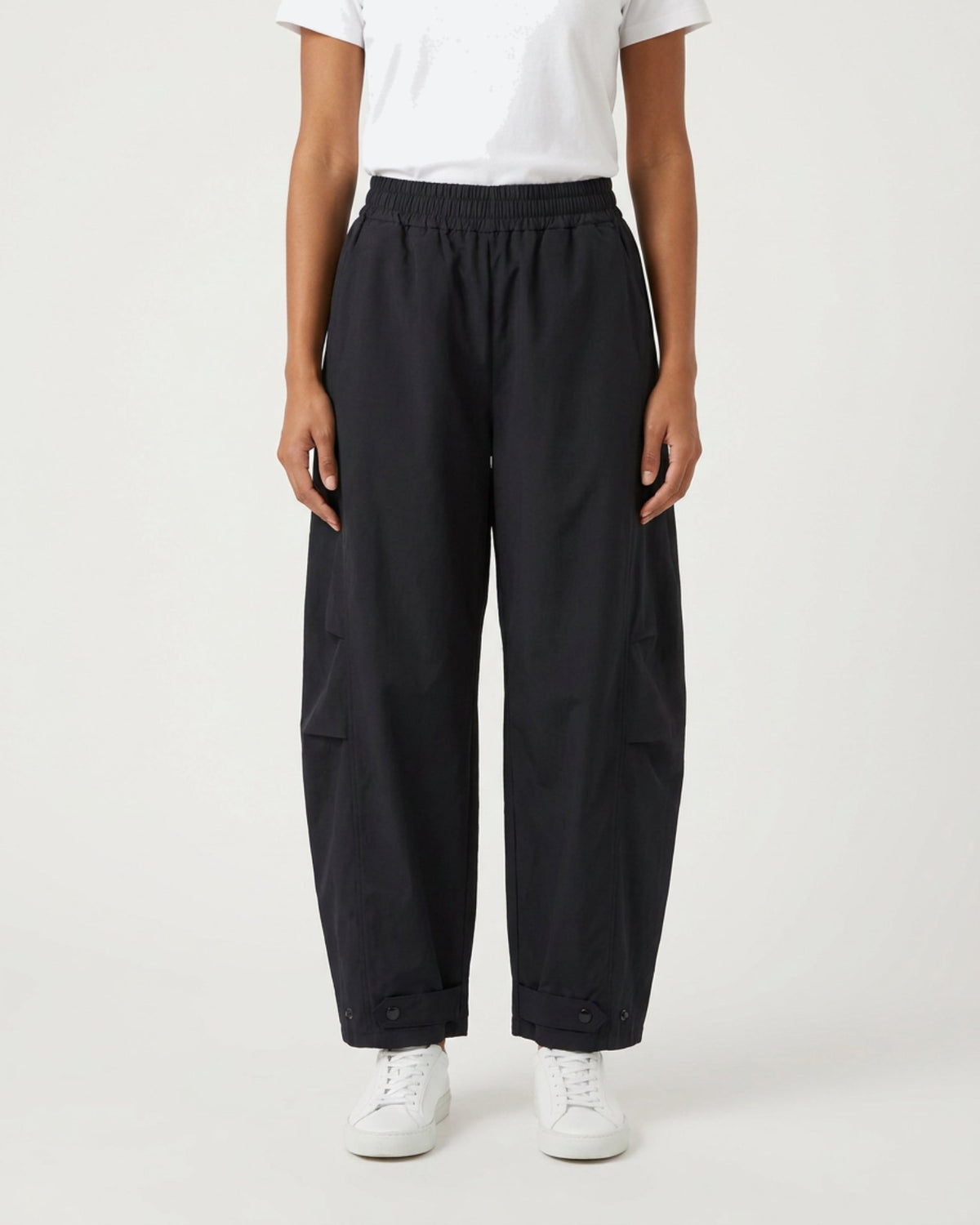 M JEANS CAMOU BARREL PANTS 80 BLACK